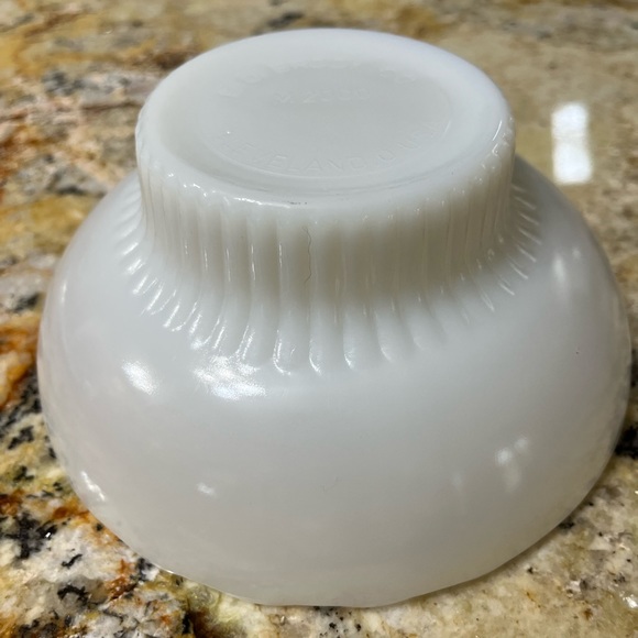 Vintage Milk Glass Bowl - Picture 3 of 4